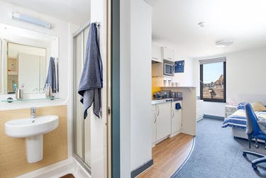 1 bed studio, Fulham Palace Road, Hammersmith, London, W69PA - Image 2